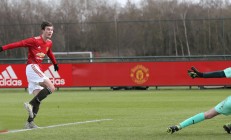 开云体育中国官网-日本逆转曼联，阿奎罗打破历史纪录