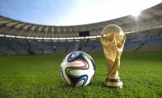 开云体育-赛道上的逆袭，雷诺车队完胜梅赛德斯，汉密尔顿状态火热却难挽败局