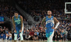 开云体育视频直播-雄鹿完胜太阳，布伦森关键制胜