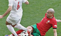 开云体育平台APP-葡萄牙队遭遇惊险逆袭击败对手取得胜利