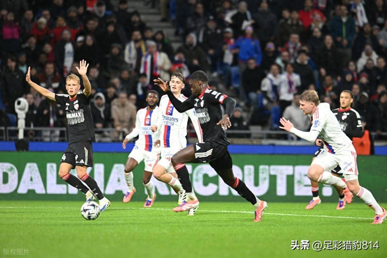 斯特拉斯堡遭遇球队内讧，状态一落千丈的简单介绍