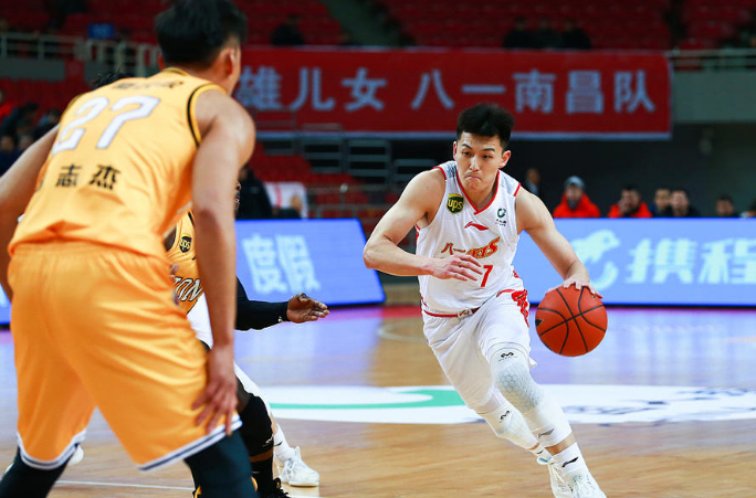 长春客场大胜,客场豪取三分 长春客场大胜,客场豪取三分