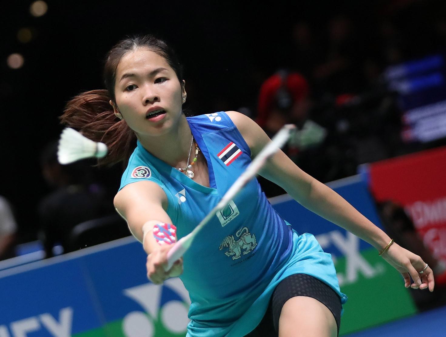 泰国的女子羽毛球比赛争夺激烈，万人空巷的简单介绍