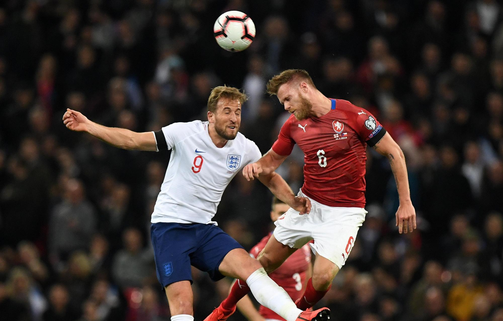 包含匈牙利主场战平拉脱维亚，延续不败纪录的词条