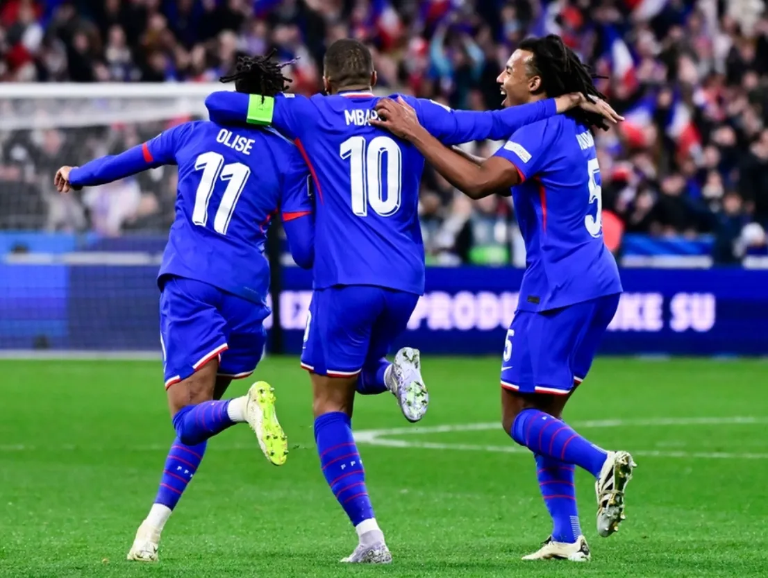 包含法国遭逢挑战，惊险一球小胜，备战仍需加强的词条