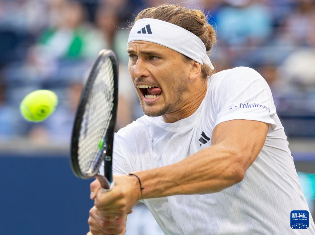 包含温网险胜联合杯，兹维列夫状态火热的词条