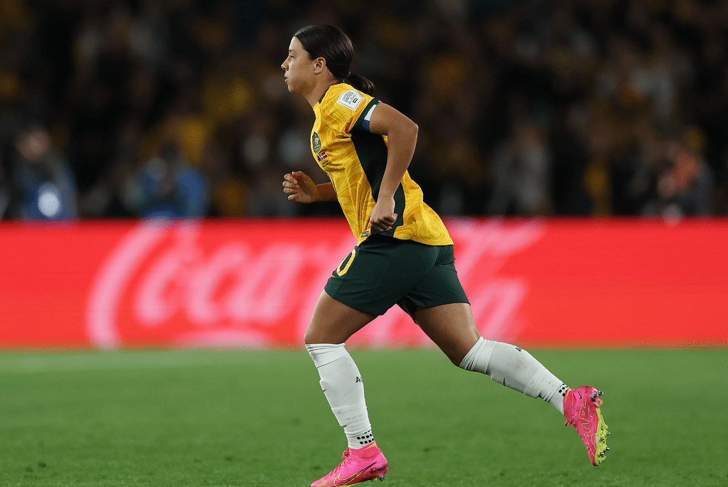 包含日本羽毛球队绝杀丹麦羽毛球队，马琳三分雨点燃全场的词条