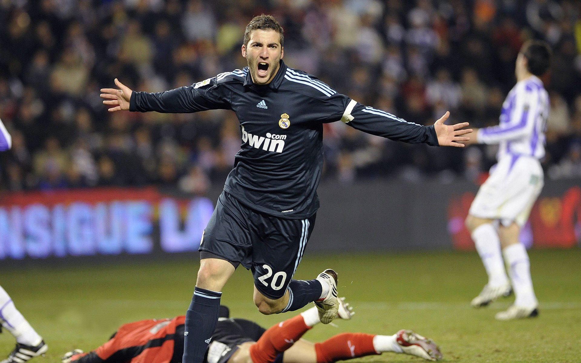 意甲焦点战之外的焦点，安哥拉决胜局如何带走巴黎的篮球之光