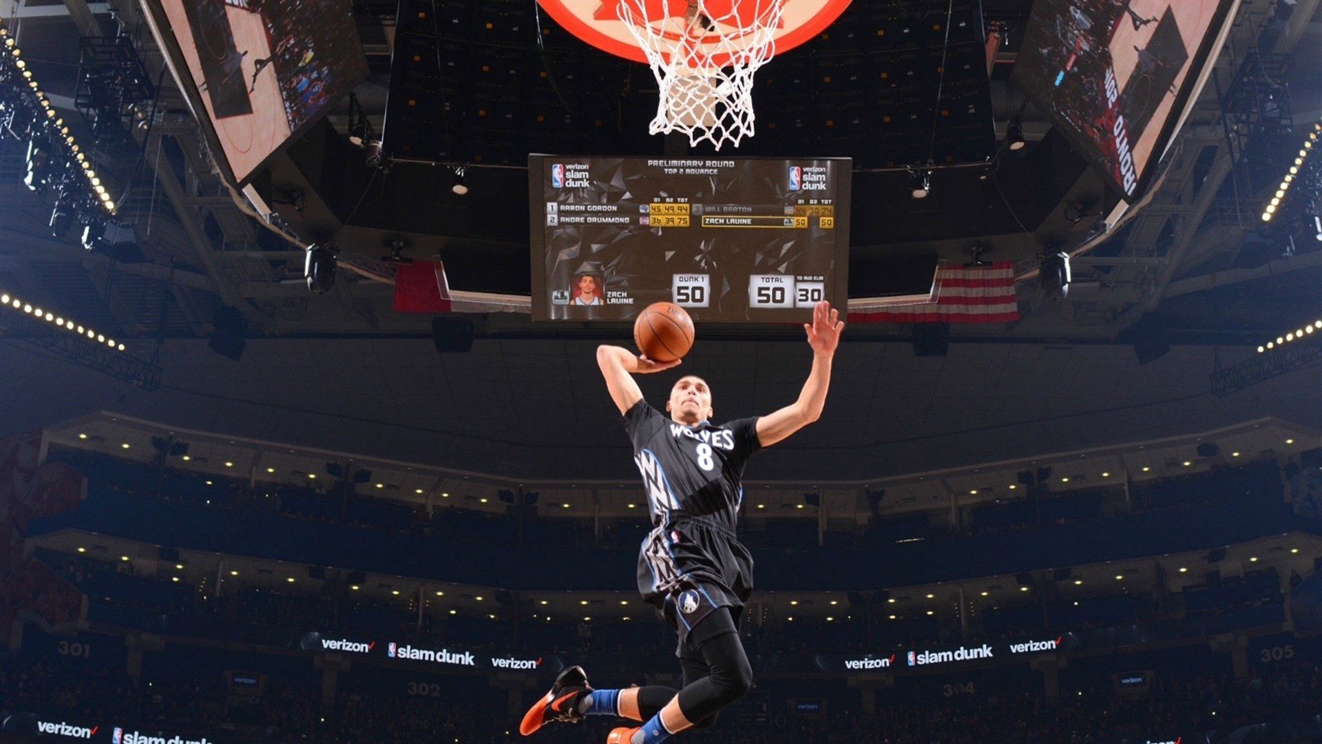 当星空颠倒，恩比德在F1街道赛接管比赛，爵士拿下太阳的平行宇宙叙事
